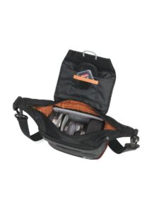 Lowepro Compact Courier 80 musta Lowepro Compact Courier 80 musta