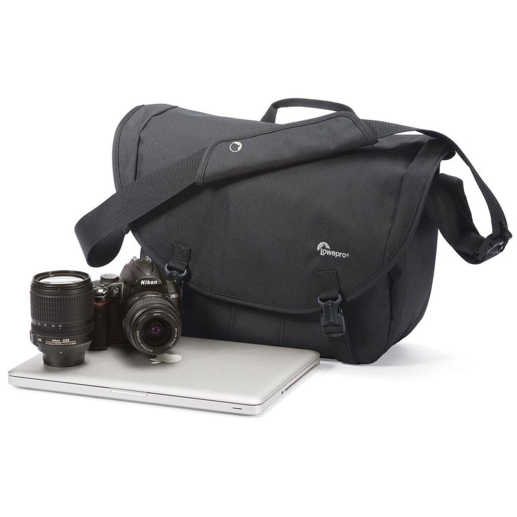 Lowepro Passport Messenger musta Lowepro Passport Messenger musta
