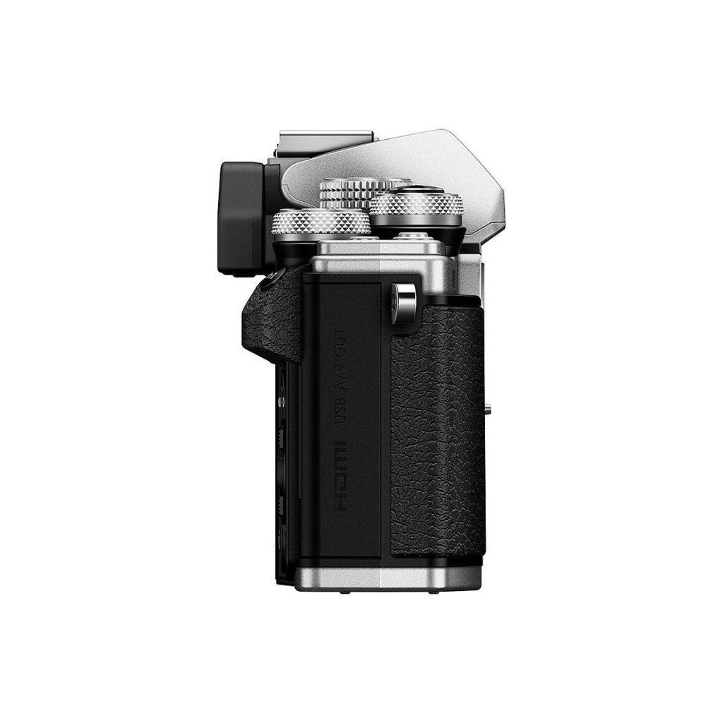 OM-D E-M10 Mark II silver runko sivulta OM-D E-M10 Mark II silver runko sivulta