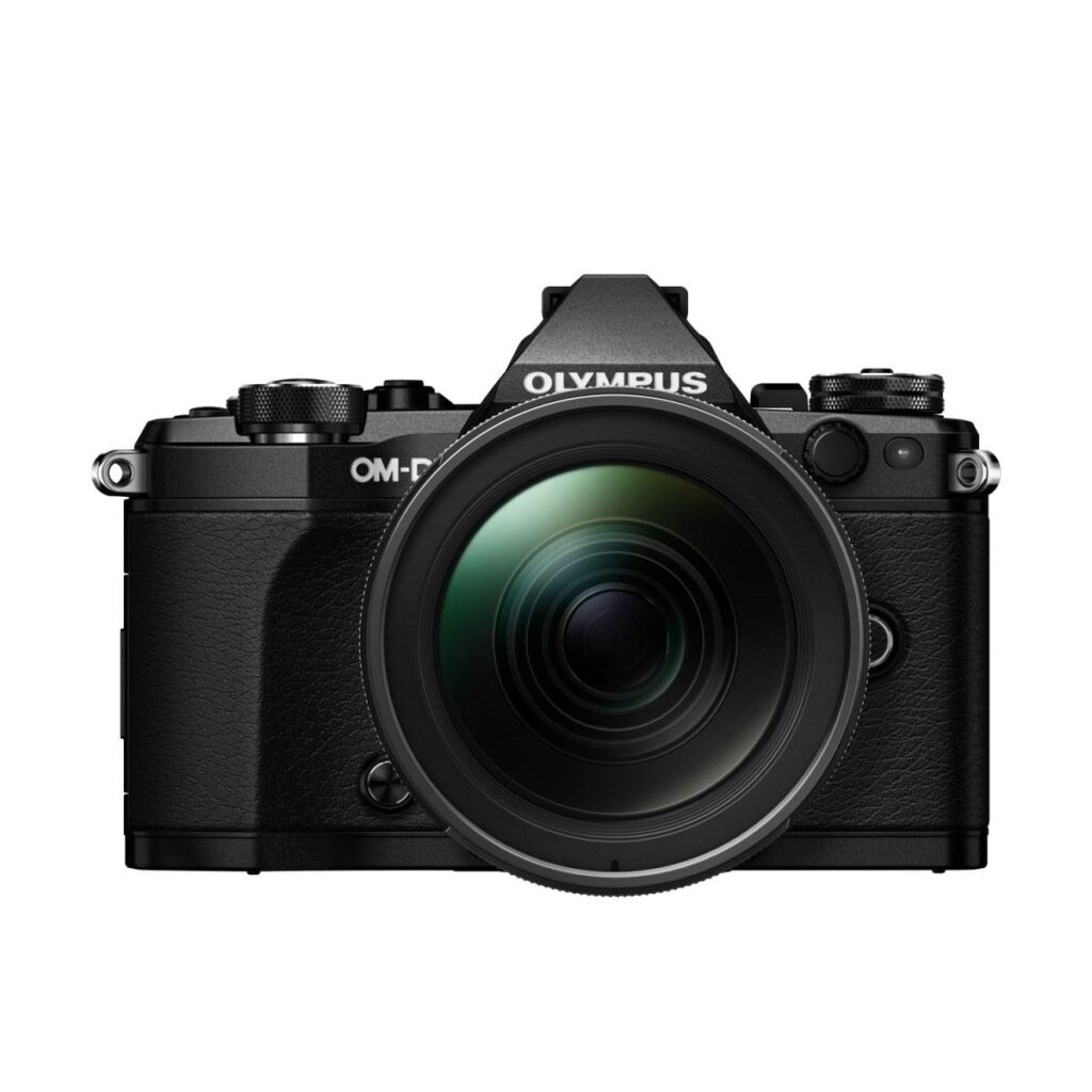 Olympus OM-D E-M5 MK II + M.Zuiko 12-40mm f/2.8 ED Pro – musta Olympus OM-D E-M5 MK II + M.Zuiko 12-40mm f/2.8 ED Pro – musta