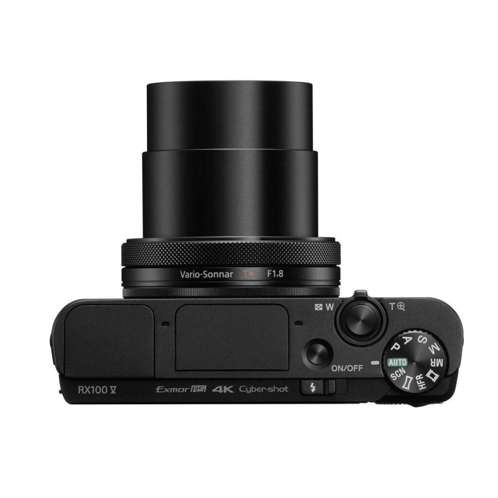 Sony RX100 V-A + VCT-SGR1 + 64Gb UHS-II muistikortti Sony RX100 V-A + VCT-SGR1 + 64Gb UHS-II muistikortti