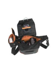 Lowepro Compact Courier 70 musta Lowepro Compact Courier 70 musta