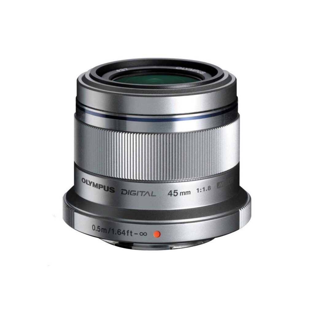 Olympus M.Zuiko Digital 45mm f/1.8 silver Olympus M.Zuiko Digital 45mm f/1.8 silver