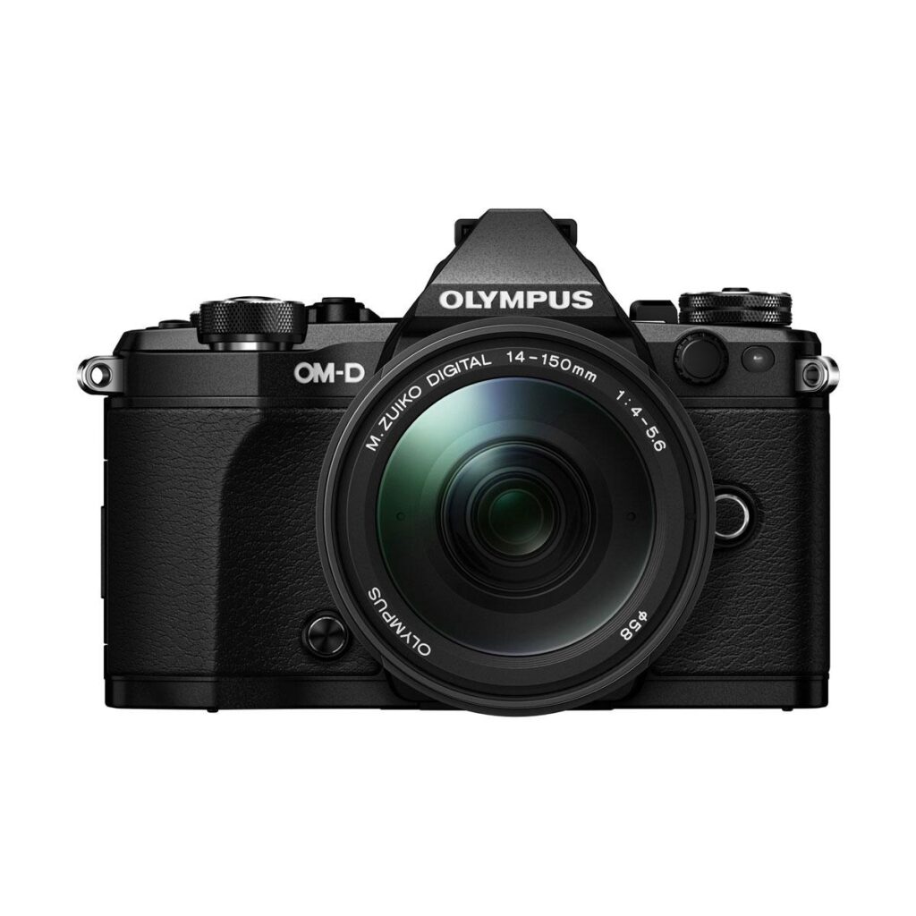 Olympus OM-D E-M5 MK II + M.Zuiko 14-150mm II – Musta Olympus OM-D E-M5 MK II + M.Zuiko 14-150mm II – Musta