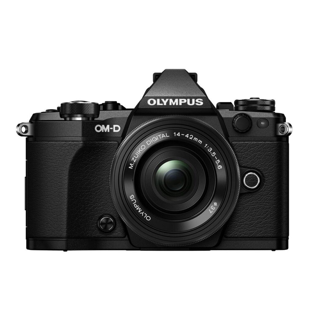 Olympus OM-D E-M5 MK II + M.Zuiko 14-42mm EZ – Musta Olympus OM-D E-M5 MK II + M.Zuiko 14-42mm EZ – Musta