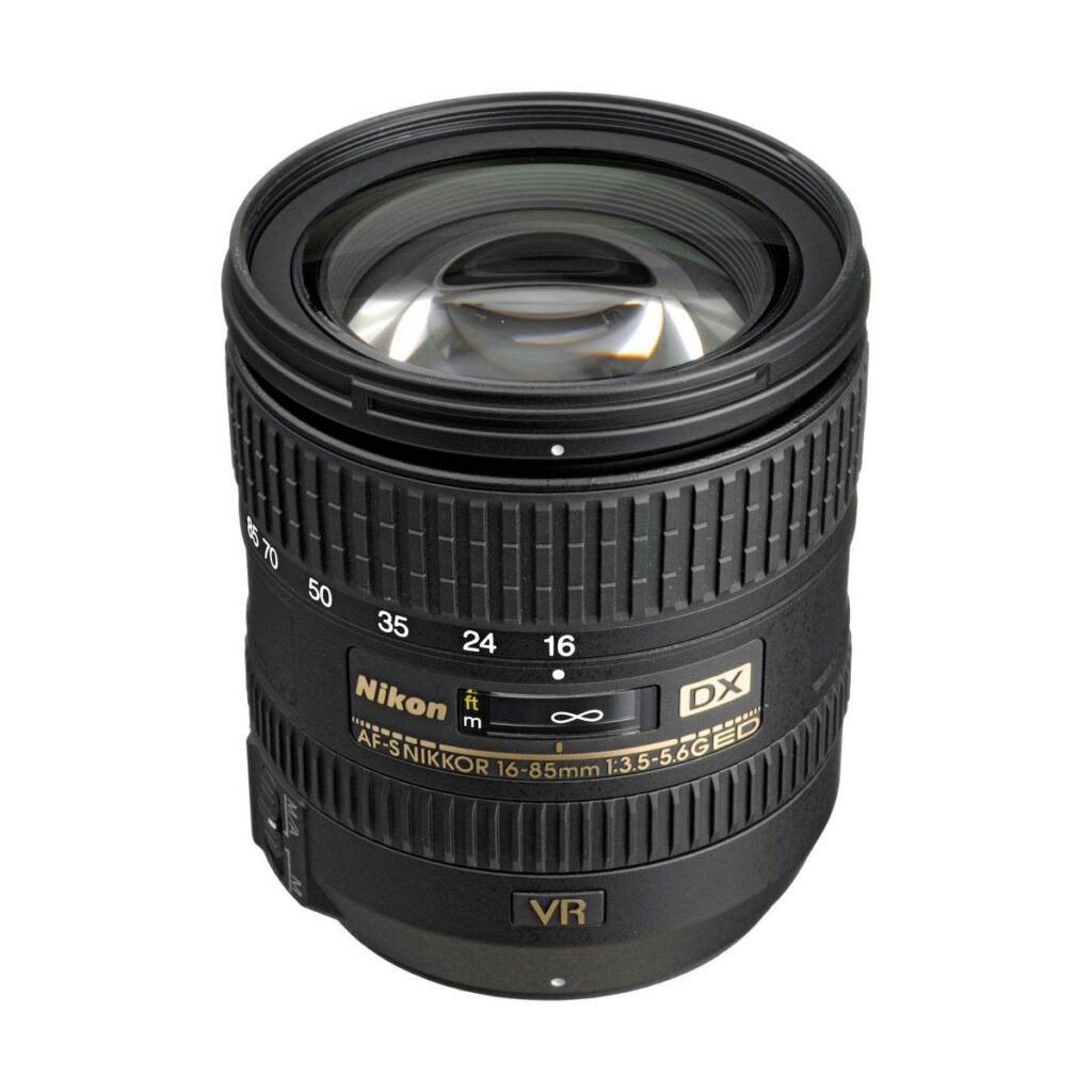 Nikon AF-S DX Nikkor 16-85mm f/3.5-5.6G ED VR Nikon AF-S DX Nikkor 16-85mm f/3.5-5.6G ED VR