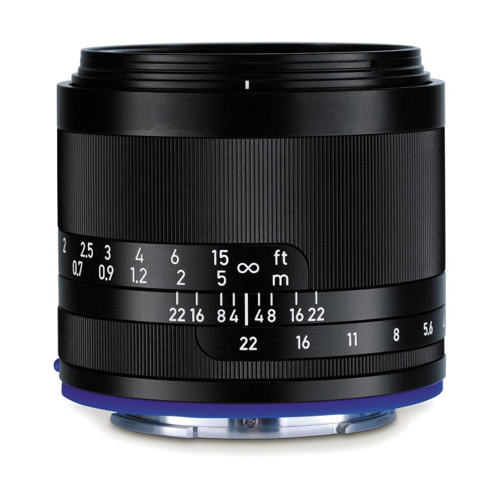 Zeiss Loxia 35mm f/2 Biogon T* Zeiss Loxia 35mm f/2 Biogon T*