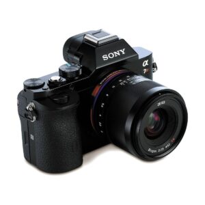 Zeiss Loxia 35mm f/2 Biogon T* Zeiss Loxia 35mm f/2 Biogon T*