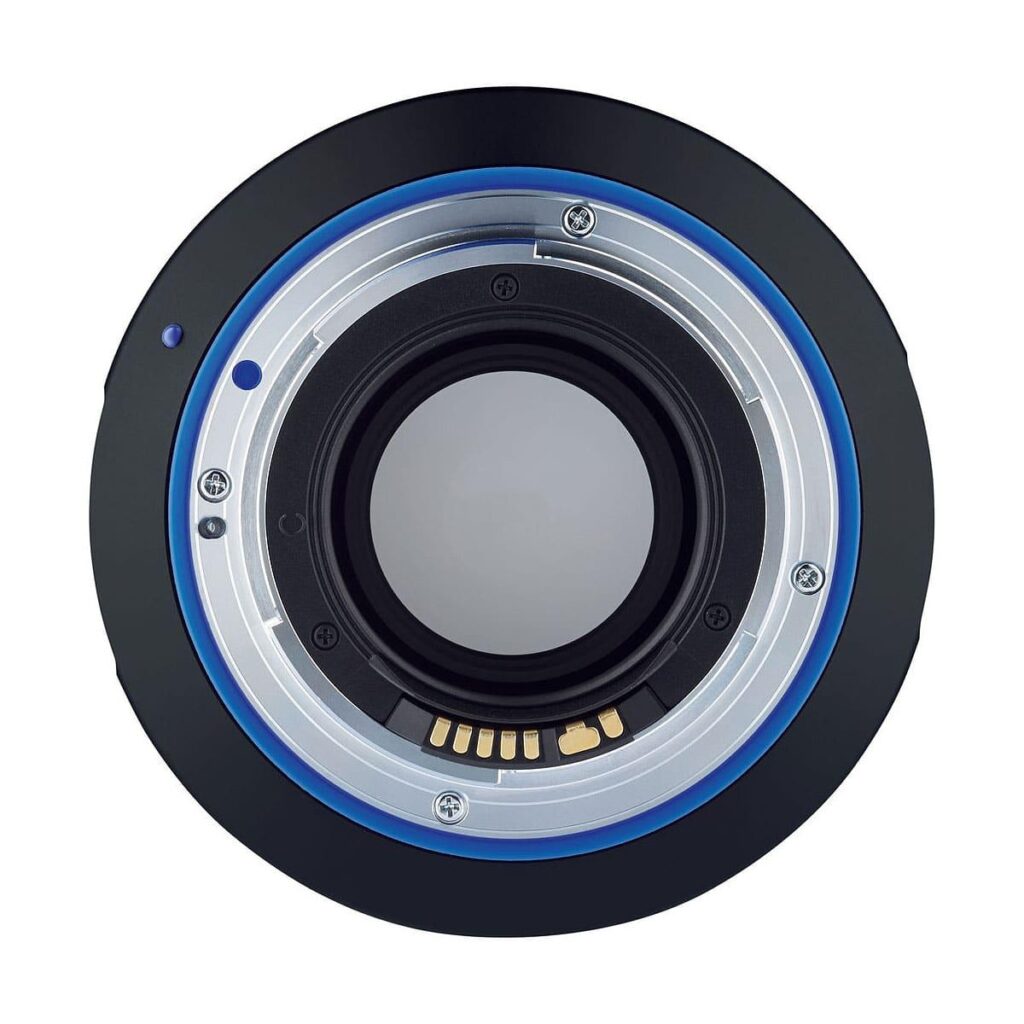 Zeiss Milvus 15mm f/2.8 Distagon T* ZE – Canon EF Zeiss Milvus 15mm f/2.8 Distagon T* ZE – Canon EF