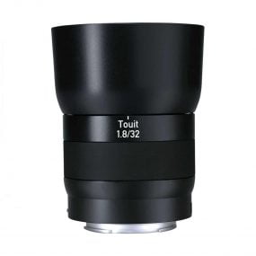Zeiss Touit 32mm f/1.8 Planar T* – Sony E