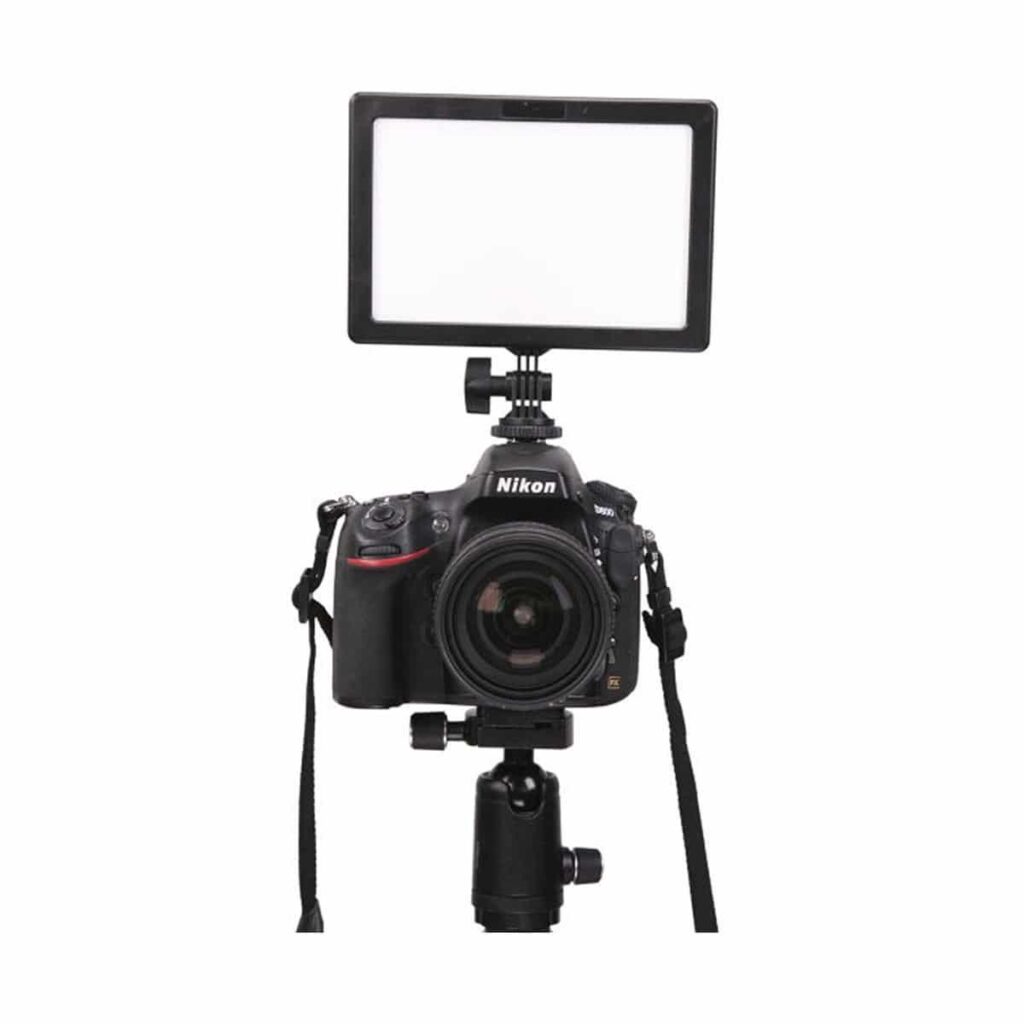 LedGo E116C 11.5W Bi-Color On-Camera LED Pad Light LedGo E116C 11.5W Bi-Color On-Camera LED Pad Light