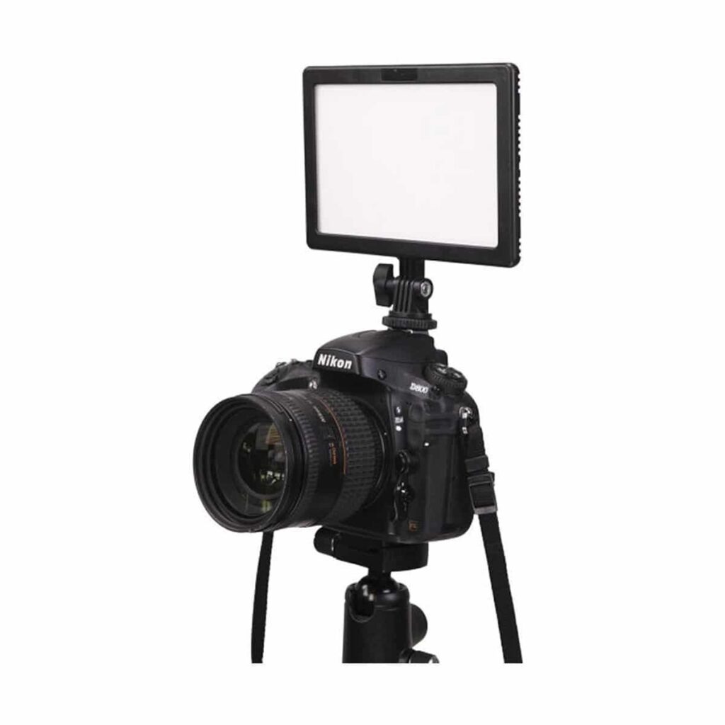 LedGo E116C 11.5W Bi-Color On-Camera LED Pad Light LedGo E116C 11.5W Bi-Color On-Camera LED Pad Light