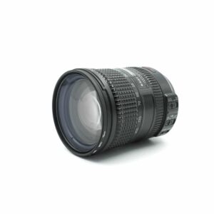 Nikon / Nikkor AF-S DX 18-200mm f/3.5-5.6G DX VR – Käytetty Nikon / Nikkor AF-S DX 18-200mm f/3.5-5.6G DX VR – Käytetty