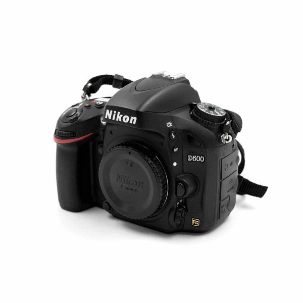 Nikon D600 (Shuttercount 6470) – Käytetty