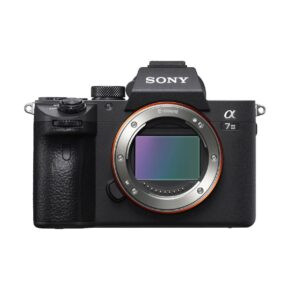 Sony A7 III Sony A7 III – Peilitön Järjestelmäkamera