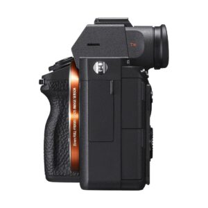 Sony A7 III – Peilitön Järjestelmäkamera + Sony GP-VPT2BT Sony A7 III – Peilitön Järjestelmäkamera + Sony GP-VPT2BT