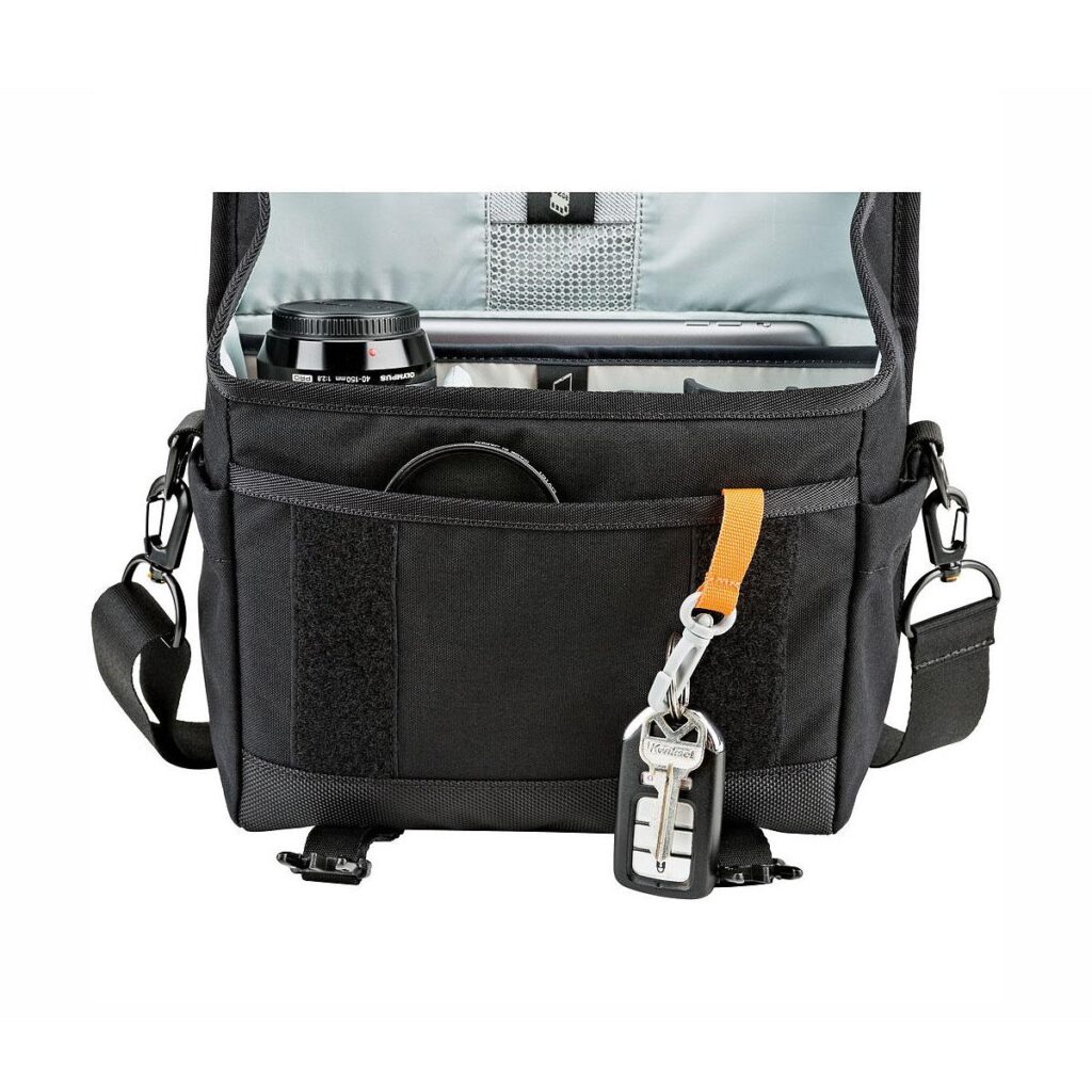 Lowepro M-trekker SH 150 Musta Lowepro M-trekker SH 150 Musta