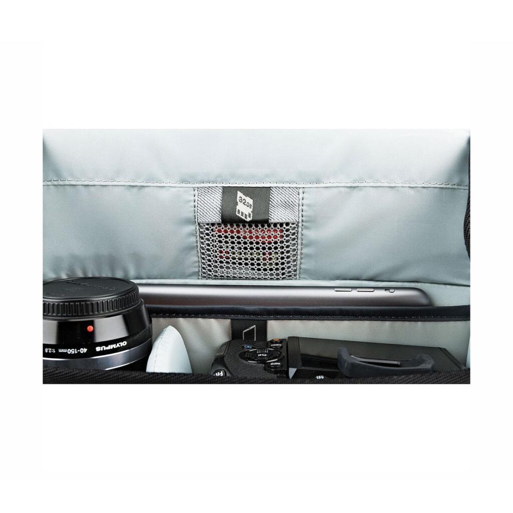 Lowepro M-trekker SH 150 Musta Lowepro M-trekker SH 150 Musta