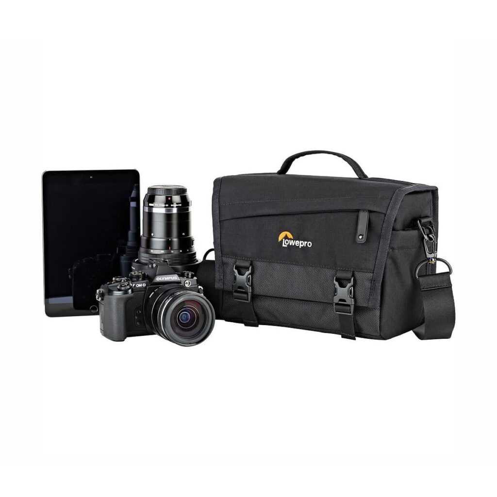 Lowepro M-trekker SH 150 Musta Lowepro M-trekker SH 150 Musta