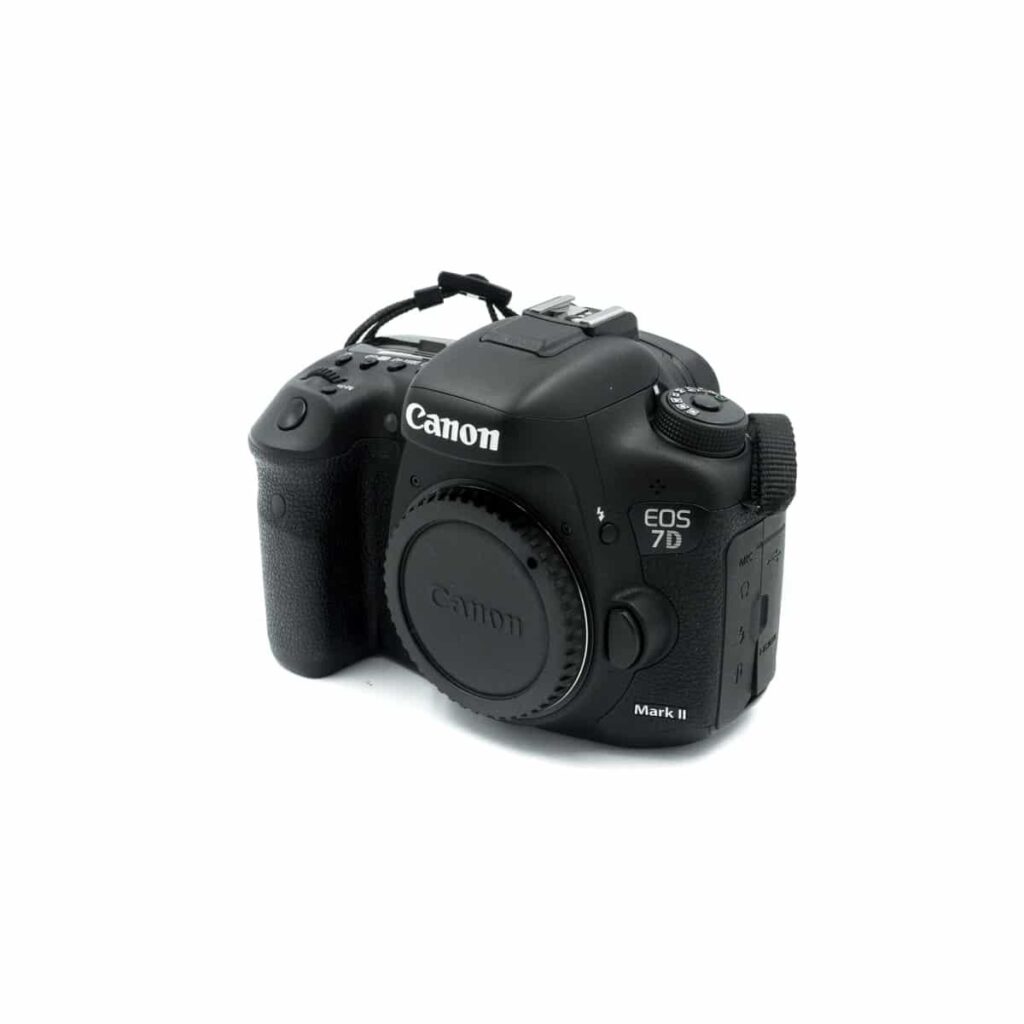Canon 7D Mark II (Shuttercoun 68870 / Kunto K4 (K5)) – Käytetty Canon 7D Mark II (Shuttercoun 68870 / Kunto K4 (K5)) – Käytetty