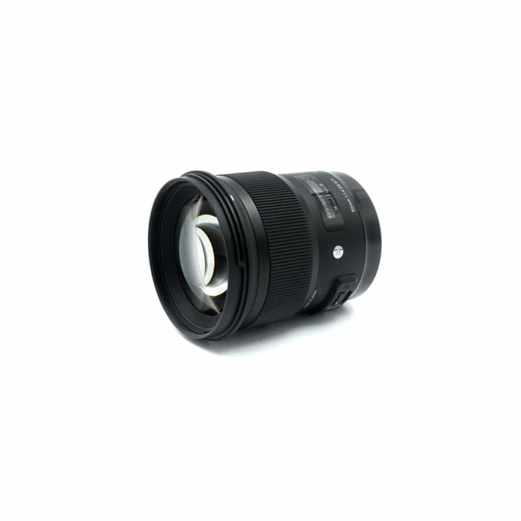 Sigma 50mm f/1.4 Art Canon (Kunto K5) – Käytetty Sigma 50mm f/1.4 Art Canon (Kunto K5) – Käytetty