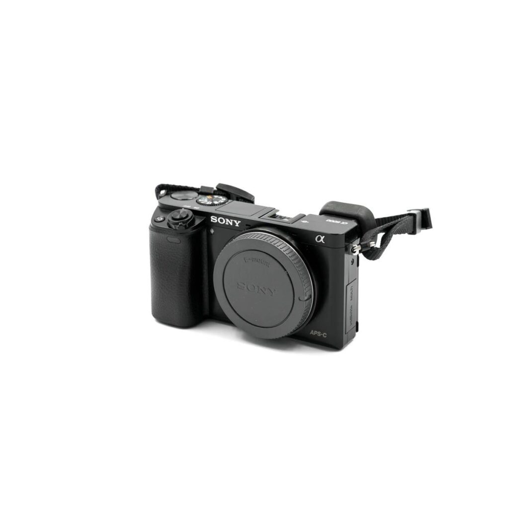 Sony a6000 (Shuttercount 3770) – Käytetty Sony a6000 (Shuttercount 3770) – Käytetty