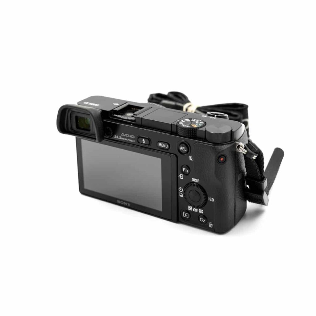 Sony a6000 (Shuttercount 3770) – Käytetty Sony a6000 (Shuttercount 3770) – Käytetty