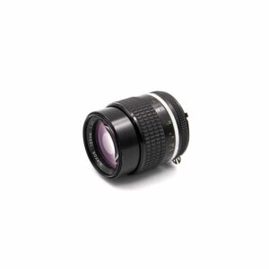 Nikon / Nikkor AI-S 105mm f/2.5 – Käytetty Nikon / Nikkor AI-S 105mm f/2.5 – Käytetty