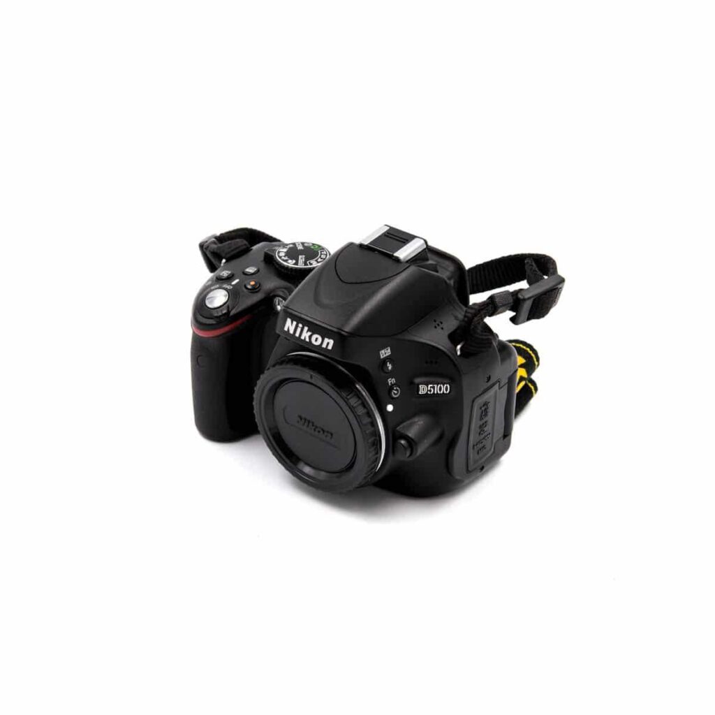 Nikon D5100 (Shuttercount 4940, Kunto K5) – Käytetty Nikon D5100 (Shuttercount 4940, Kunto K5) – Käytetty