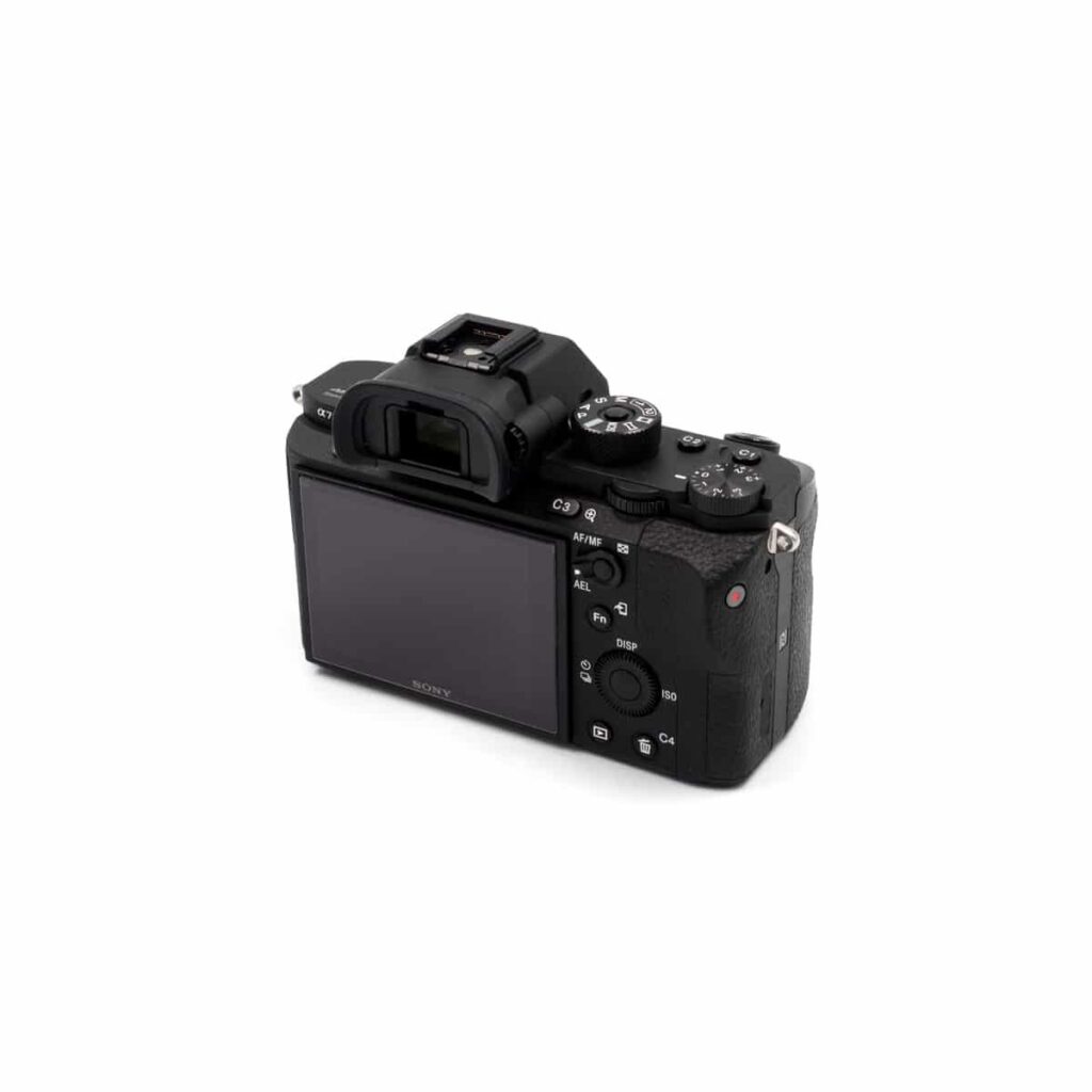 Sony a7r II (Shuttercount 3815, Kunto K5, Takuuta 13kk) – Käytetty Sony a7r II (Shuttercount 3815, Kunto K5, Takuuta 13kk) – Käytetty