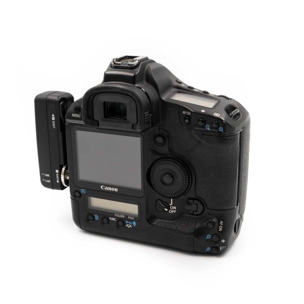 Canon 1Ds Mark III (Shuttercount 9200) + WFT-E2 – Käytetty Canon 1Ds Mark III (Shuttercount 9200) + WFT-E2 – Käytetty