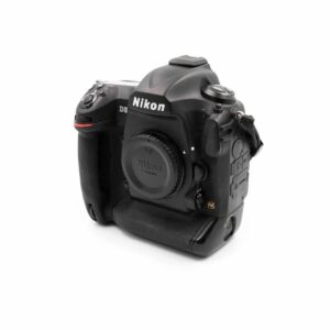 Nikon D5 (Shuttercount 74000) + EN-EL18a + Lexar 32gb XQD kortti – Käytetty Nikon D5 (Shuttercount 74000) + EN-EL18a + Lexar 32gb XQD kortti – Käytetty
