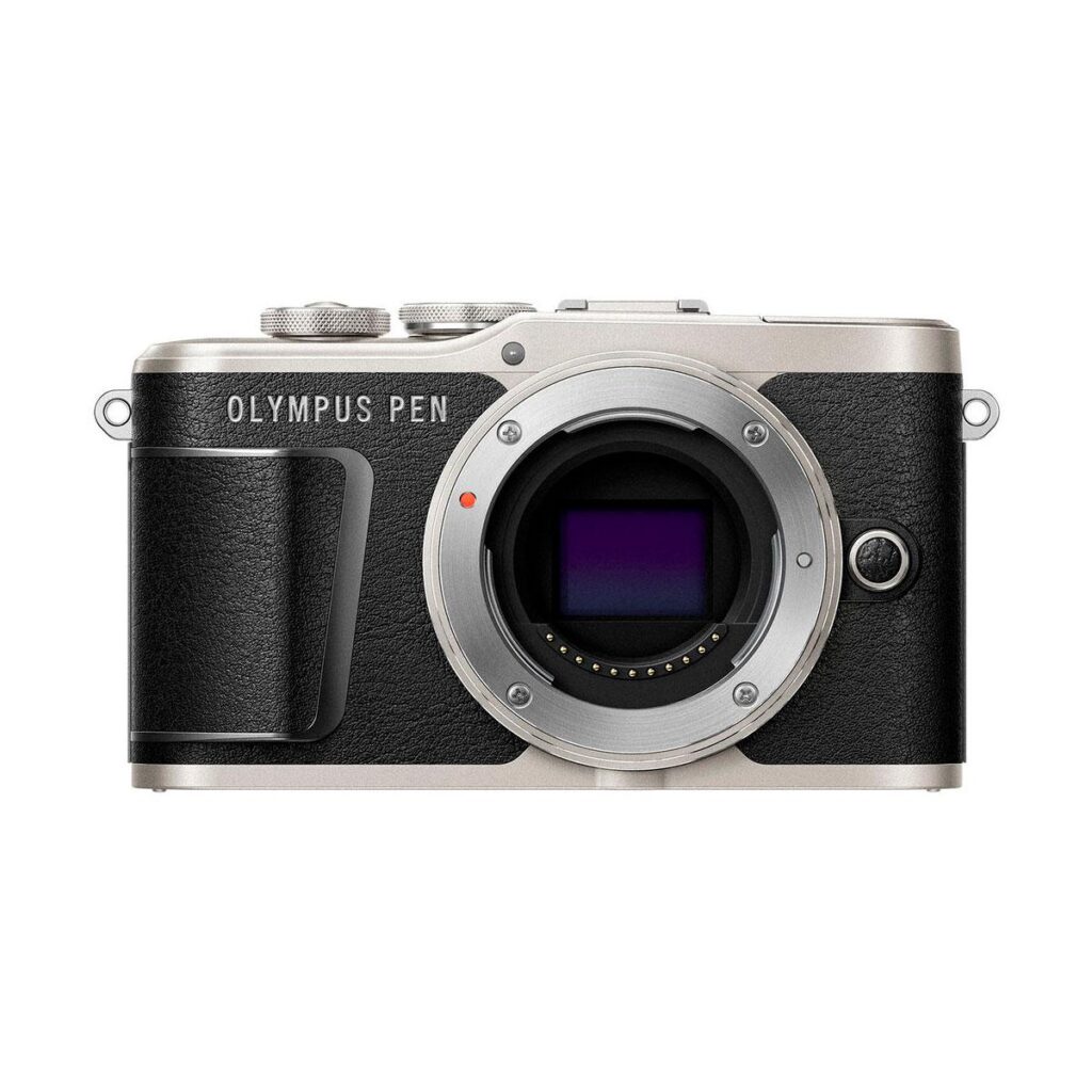 Olympus PEN E-PL9 Musta-Hopea + m.Zuiko 14-42mm f/3.5-5.6 EZ ED Olympus PEN E-PL9 Musta-Hopea + m.Zuiko 14-42mm f/3.5-5.6 EZ ED