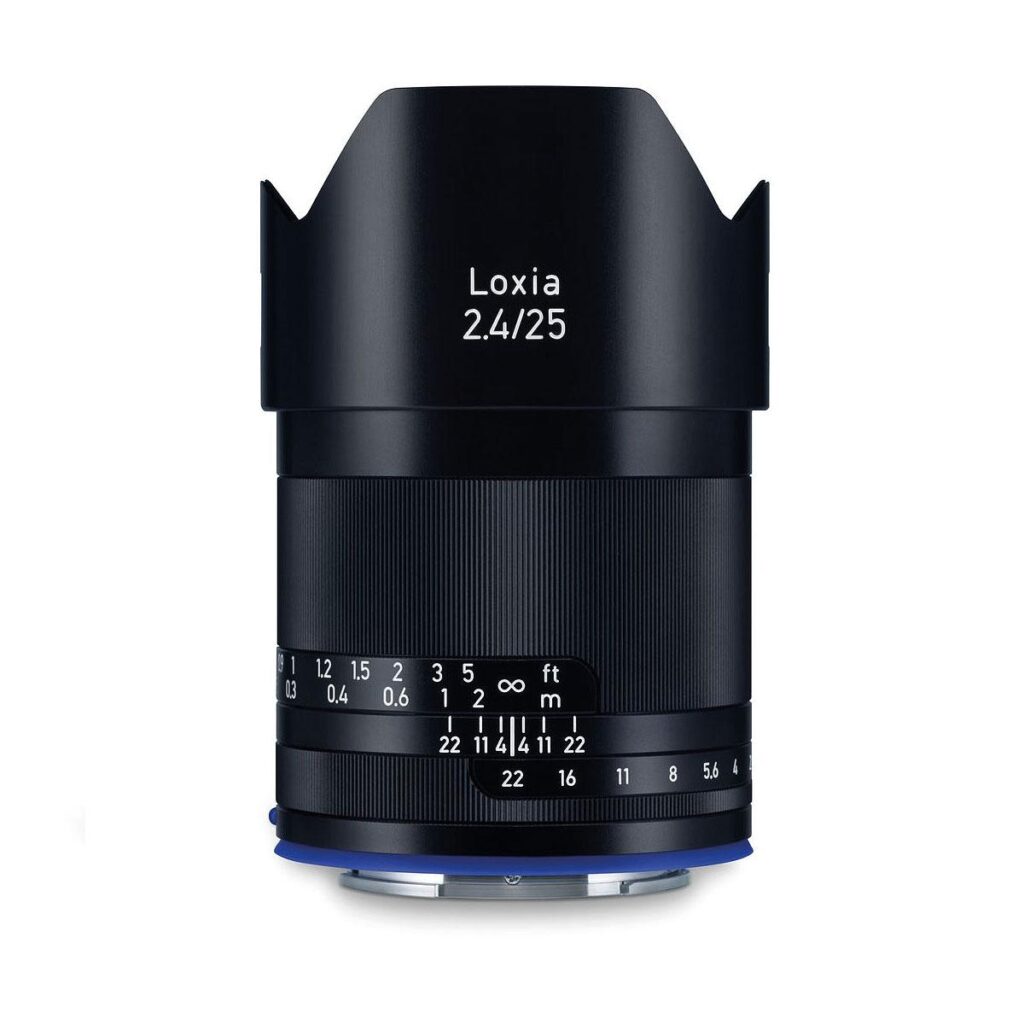 Zeiss Loxia 25mm f/2.4 Zeiss Loxia 25mm f/2.4