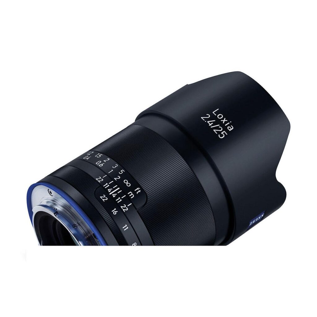 Zeiss Loxia 25mm f/2.4 Zeiss Loxia 25mm f/2.4