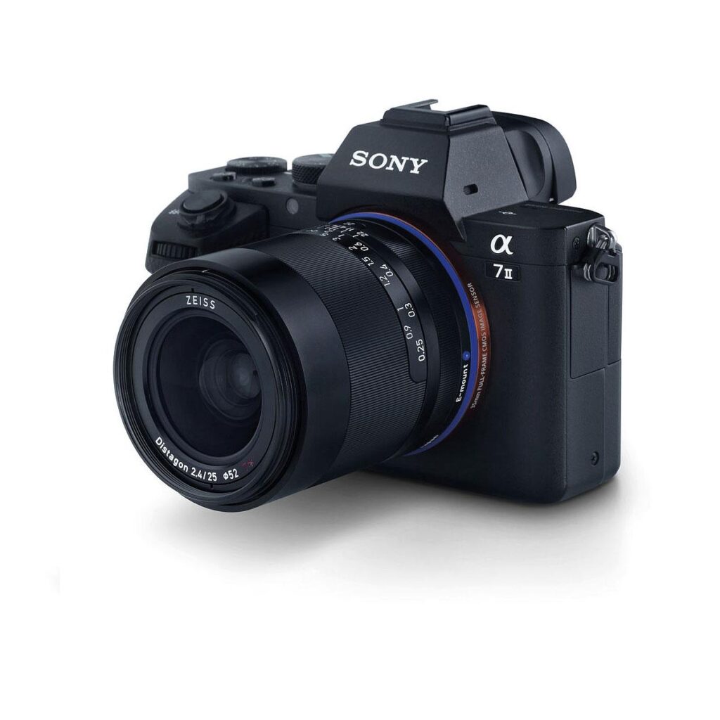 Zeiss Loxia 25mm f/2.4 Zeiss Loxia 25mm f/2.4