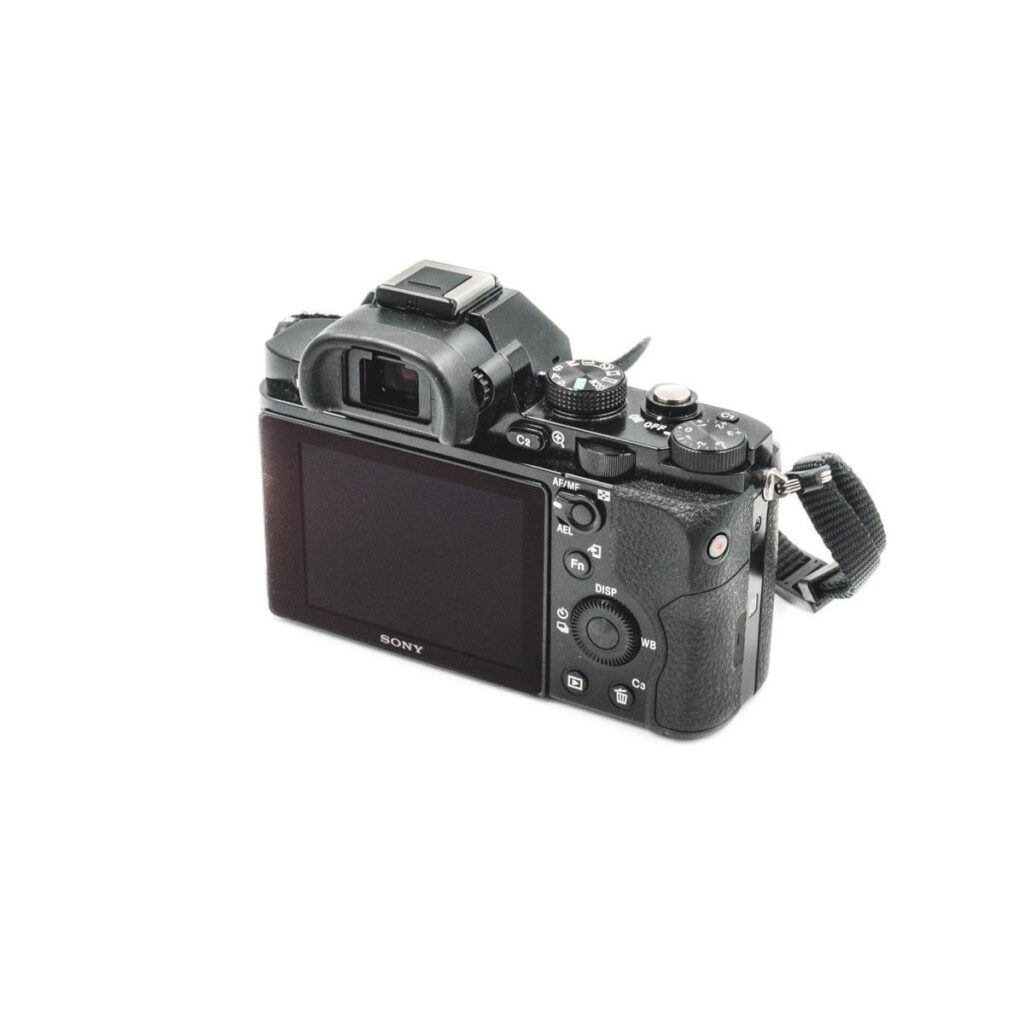 Sony a7 (Shuttercount 15000) – Käytetty