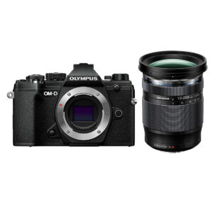 Olympus OM-D E-M5 MK III + Olympus Digital ED 12-200mm f/3.5-6.3 – Musta