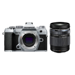 Olympus OM-D E-M5 MK III + Olympus Digital 14‑150mm f/4-5.6 II – Musta Olympus OM-D E-M5 MK III + Olympus Digital 14‑150mm f/4-5.6 II – Musta