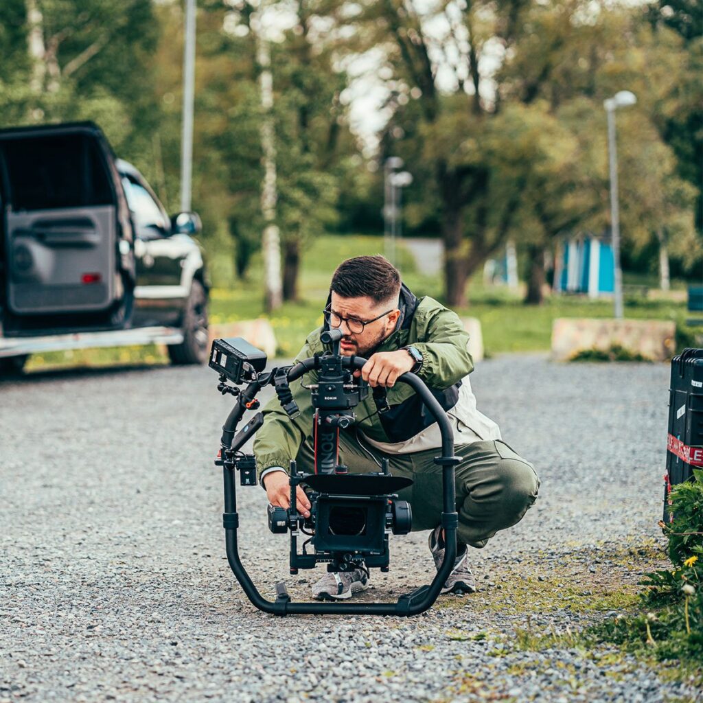 Ronin 2 Pro + Easyrig – Vuokralaite Ronin 2 Pro + Easyrig – Vuokralaite