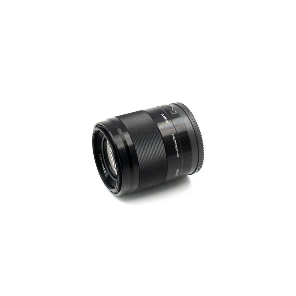 Sony E 35mm f/1.8 OSS (Kunto K5, Takuu 6kk) – Käytetty (Kopio) Sony E 35mm f/1.8 OSS (Kunto K5, Takuu 6kk) – Käytetty (Kopio)