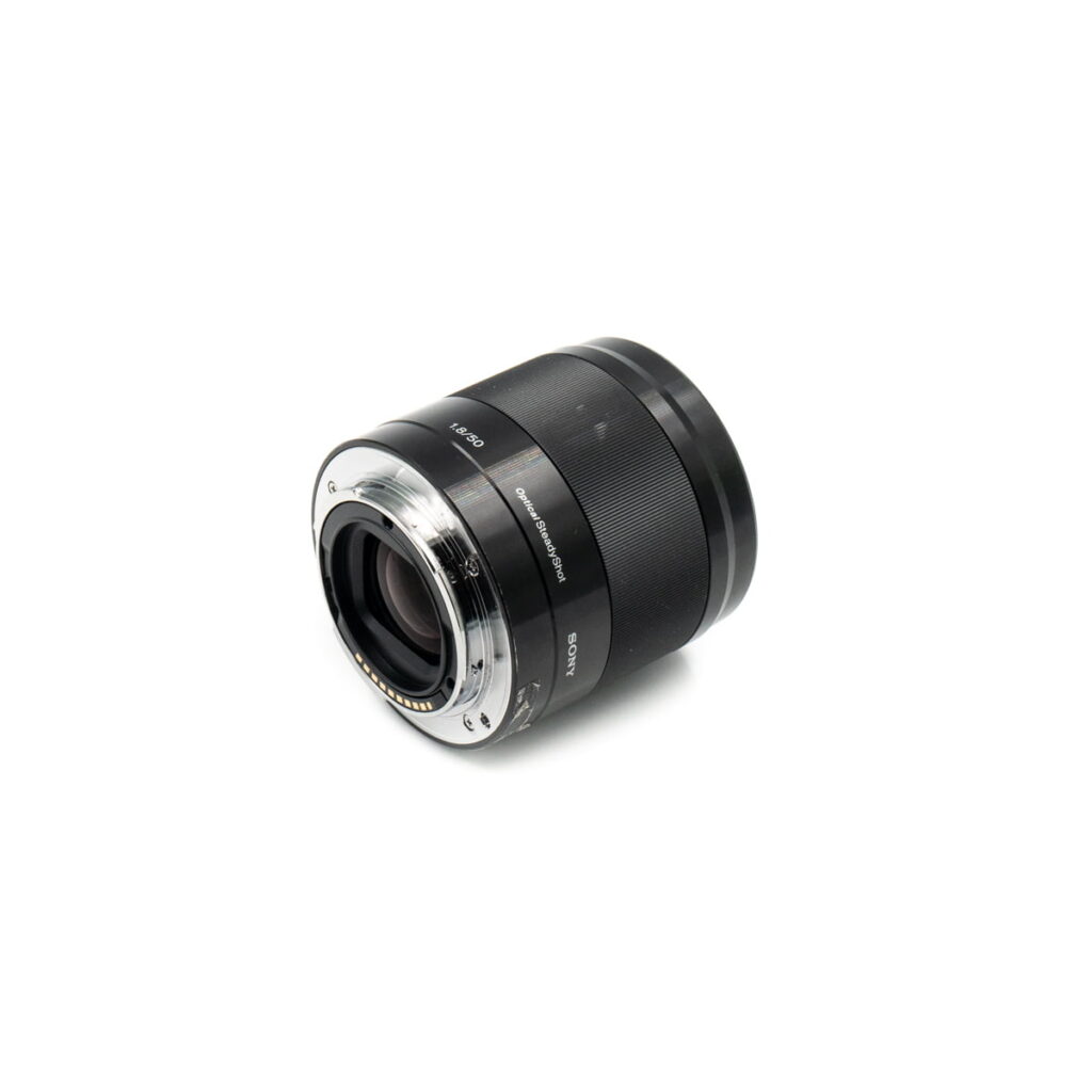 Sony E 35mm f/1.8 OSS (Kunto K5, Takuu 6kk) – Käytetty (Kopio) Sony E 35mm f/1.8 OSS (Kunto K5, Takuu 6kk) – Käytetty (Kopio)