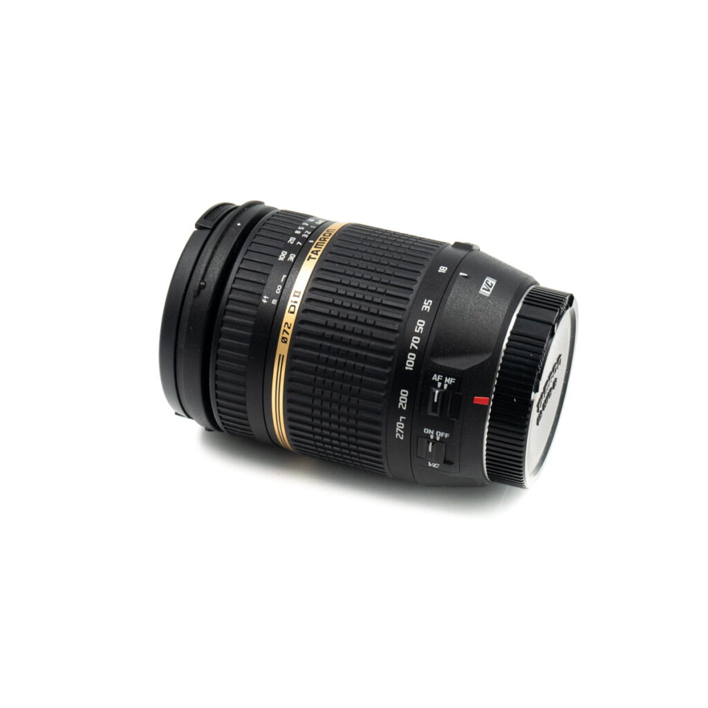 Tamron 18-270mm f/3.5-6.3 Di II VC Nikon (Takuuta 4v 6kk, Kunto K5) – Käytetty (Kopio) Tamron 18-270mm f/3.5-6.3 Di II VC Nikon (Takuuta 4v 6kk, Kunto K5) – Käytetty (Kopio)