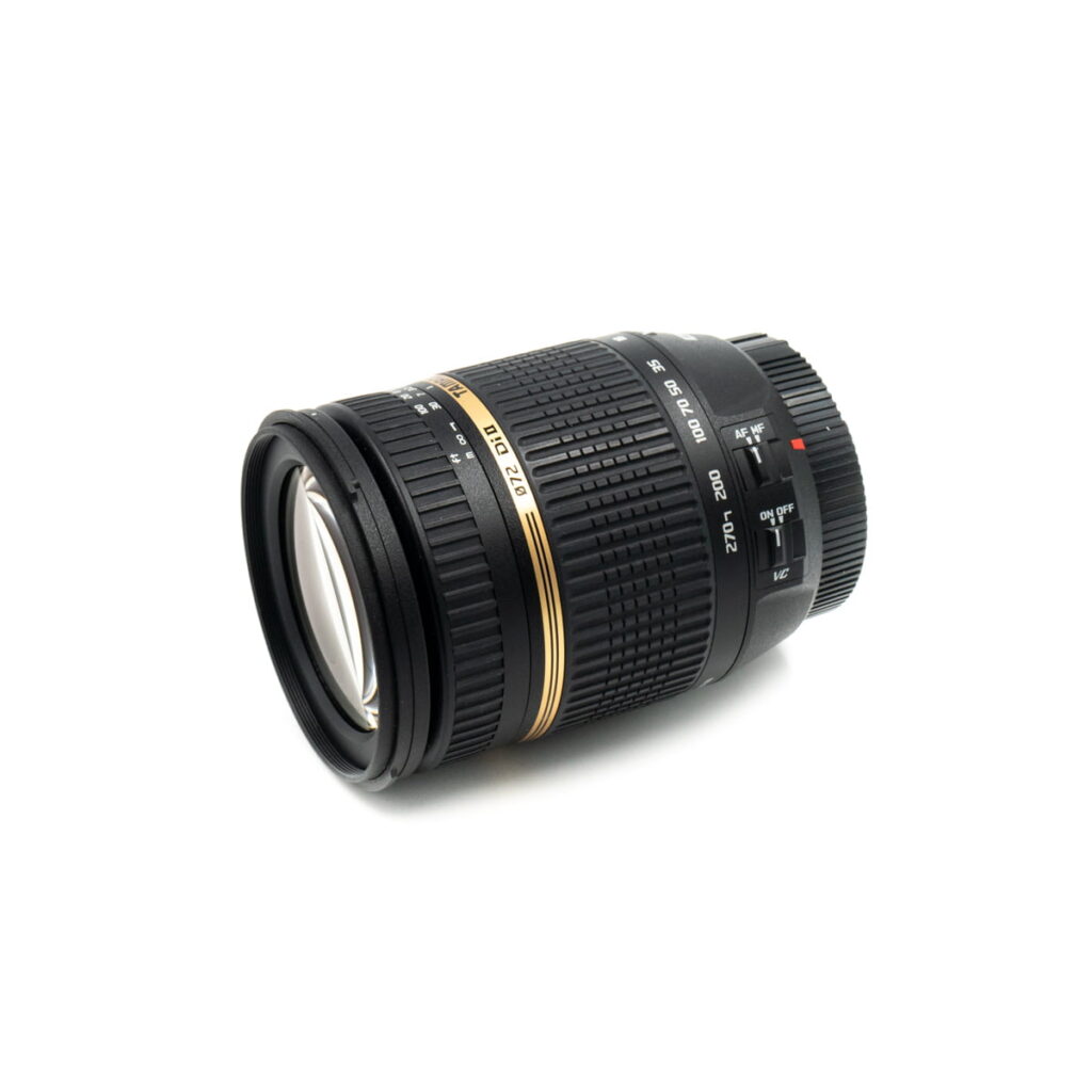 Tamron 18-270mm f/3.5-6.3 Di II VC Nikon (Takuuta 4v 6kk, Kunto K5) – Käytetty (Kopio) Tamron 18-270mm f/3.5-6.3 Di II VC Nikon (Takuuta 4v 6kk, Kunto K5) – Käytetty (Kopio)
