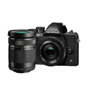 Olympus OM-D E-M10 Mark IV + ED 14-42mm f/3.5-5.6 EZ + ED 40-150mm f/4-5.6 R – musta