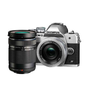 Olympus OM-D E-M10 Mark IV + ED 14-42mm f/3.5-5.6 EZ + ED 40-150mm f/4-5.6 R – musta