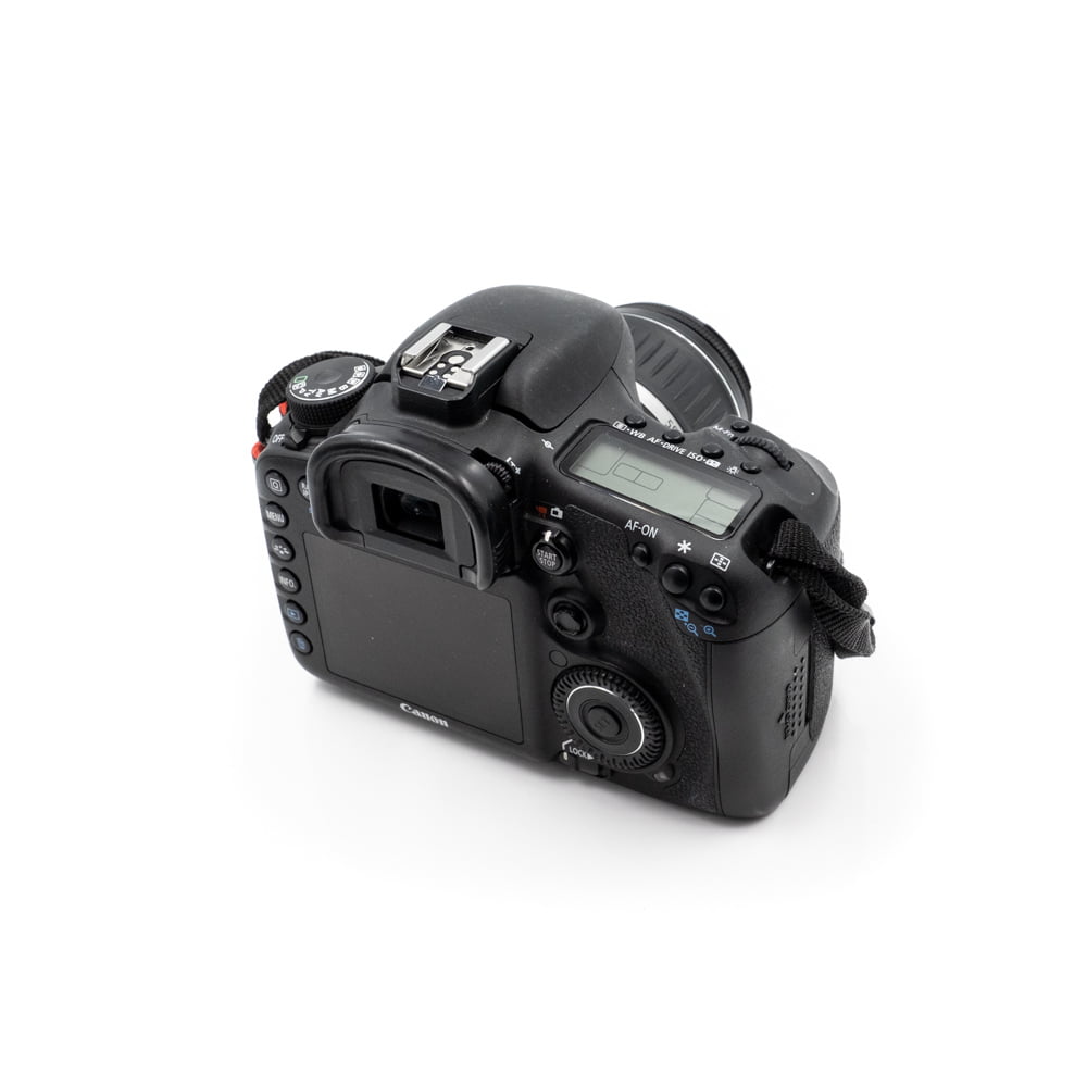 Canon EOS 7D (Shuttercount 22000) + 18-55mm f/3.5-5.6 II – Käytetty