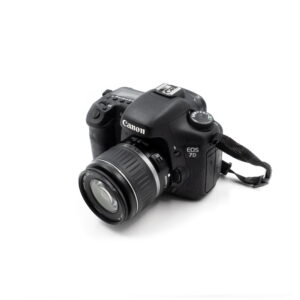 Canon EOS 7D (Shuttercount 22000) + 18-55mm f/3.5-5.6 II – Käytetty