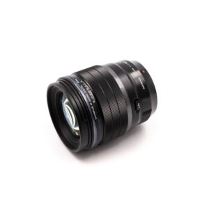 Olympus 45mm f/1.2 Pro (sis. ALV 24%) – Käytetty Olympus 45mm f/1.2 Pro (sis. ALV 24%) – Käytetty