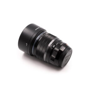 Olympus 45mm f/1.2 Pro (sis. ALV 24%) – Käytetty Olympus 45mm f/1.2 Pro (sis. ALV 24%) – Käytetty